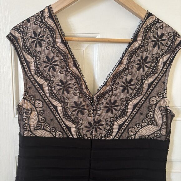 Pleated Bodycon Dress Lace VNeck Mesh Cocktail Size 14 Black Dark Romantic Party - Picture 8 of 13